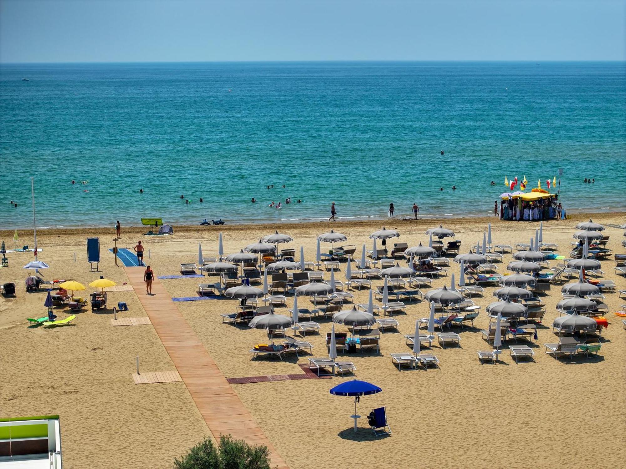 Il Tridente Hotel Bibione Exterior photo